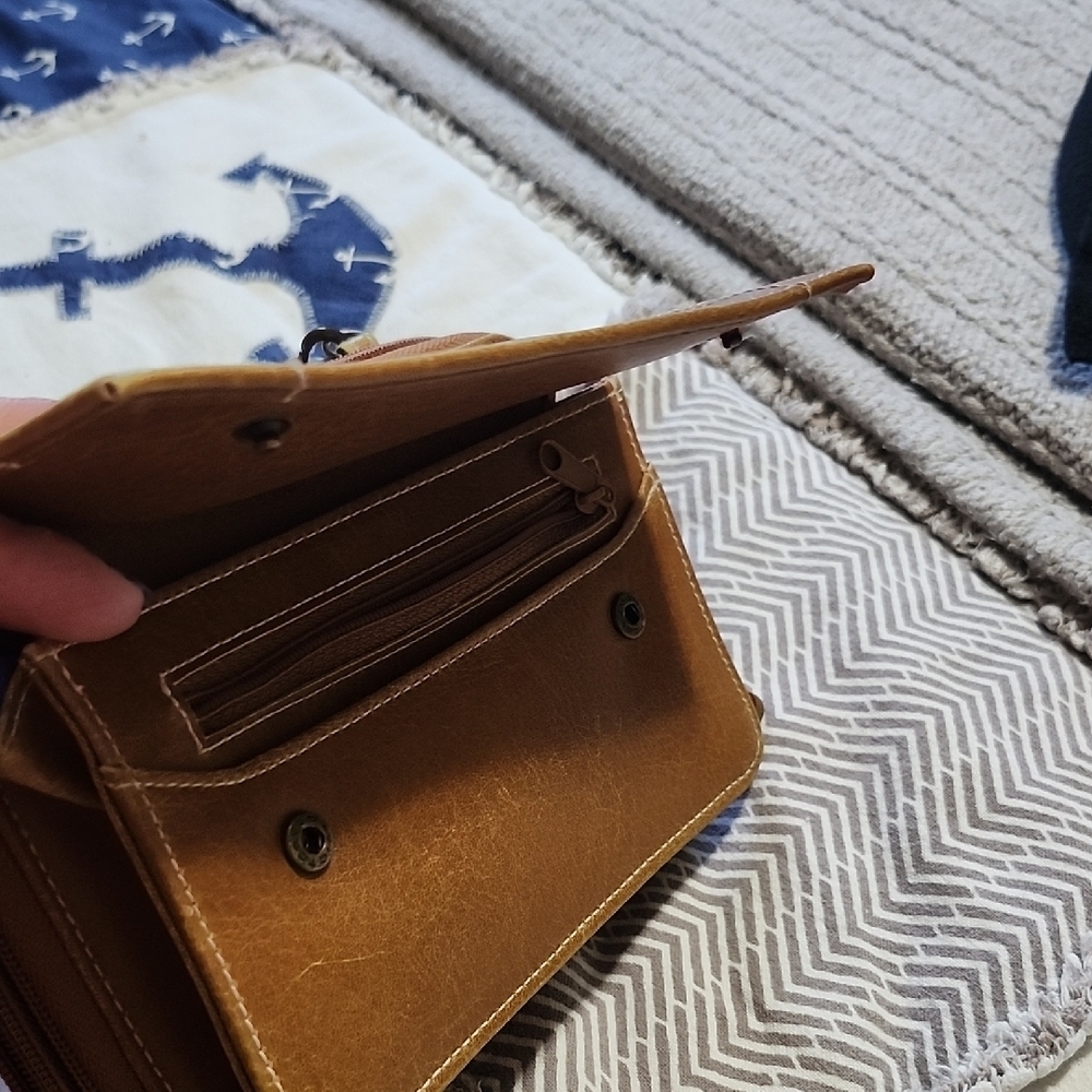 Jade Brown Crossbody Bag with Gold Hardware and Adjustable Strap - Picture 2 of 5